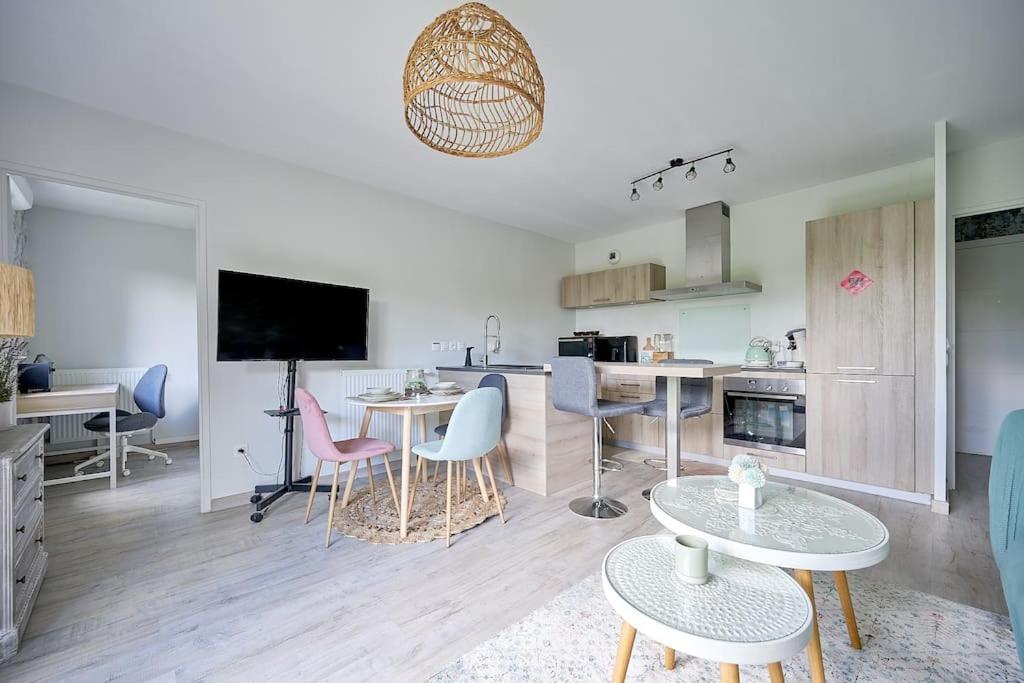 Апартаменты Le Cocon Boheme Chic Сартрувиль Экстерьер фото